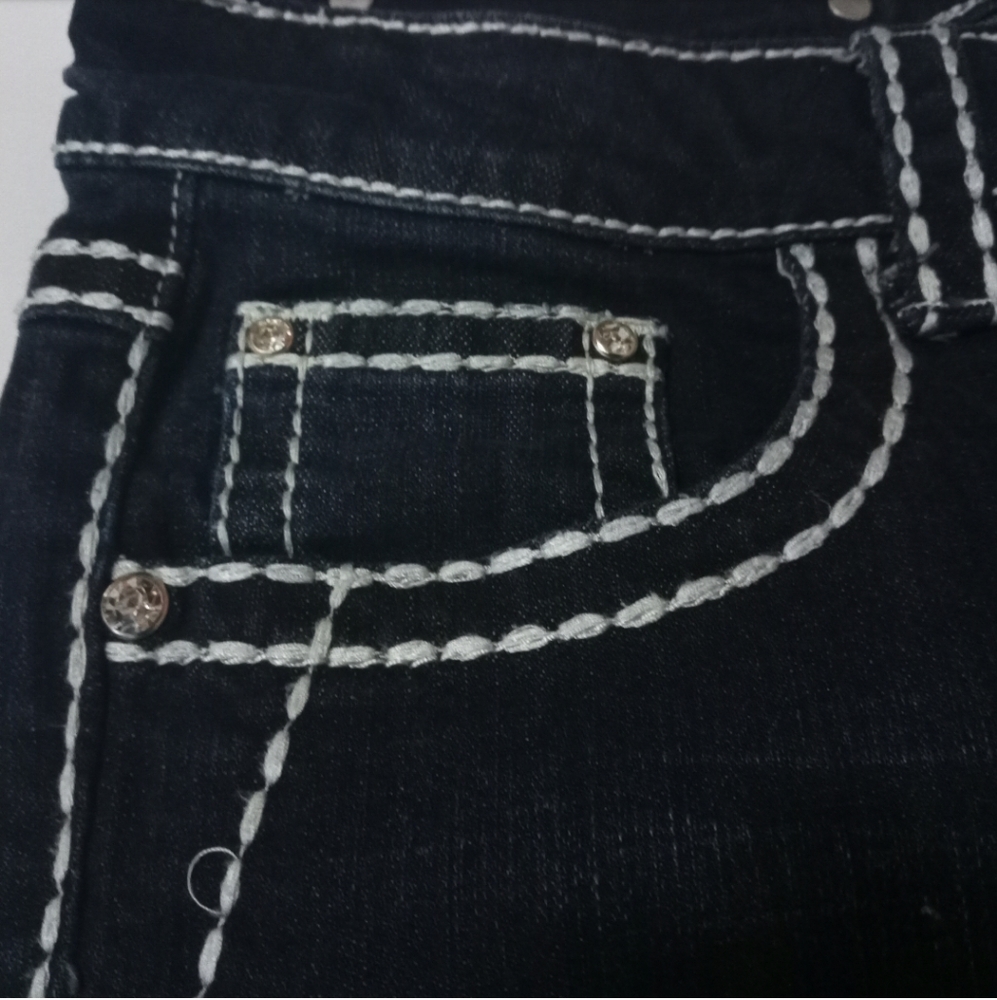 💛 Cedar Rose Denim Shorts - Picture 5 of 7